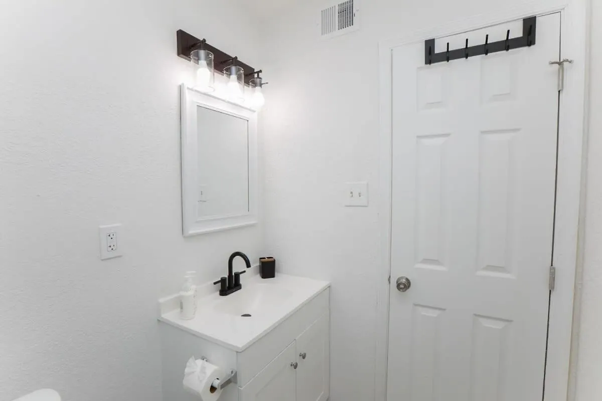 Apartment Sojourn Bayside 2 Bedroom Norfolk United States