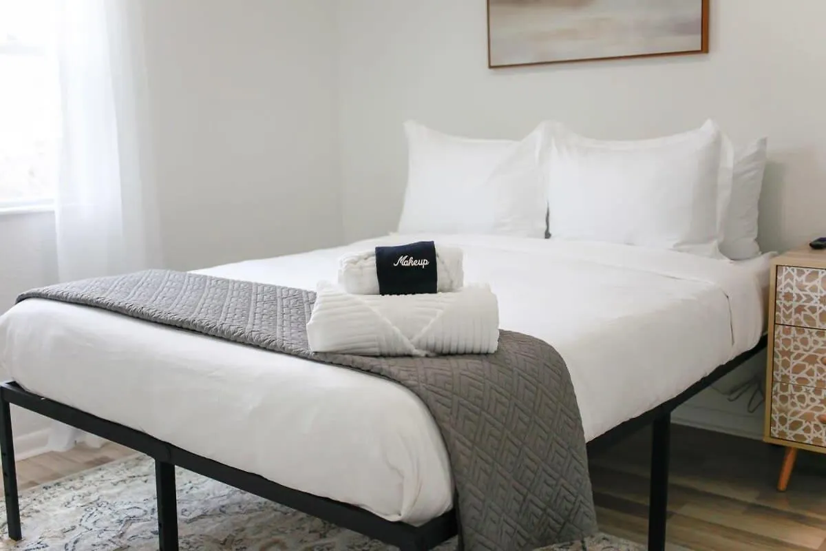 Sojourn Bayside 2 Bedroom Norfolk Apartment